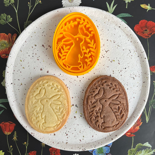 Oeuf décoré feuillage - (2 choix d'emporte-pièces)