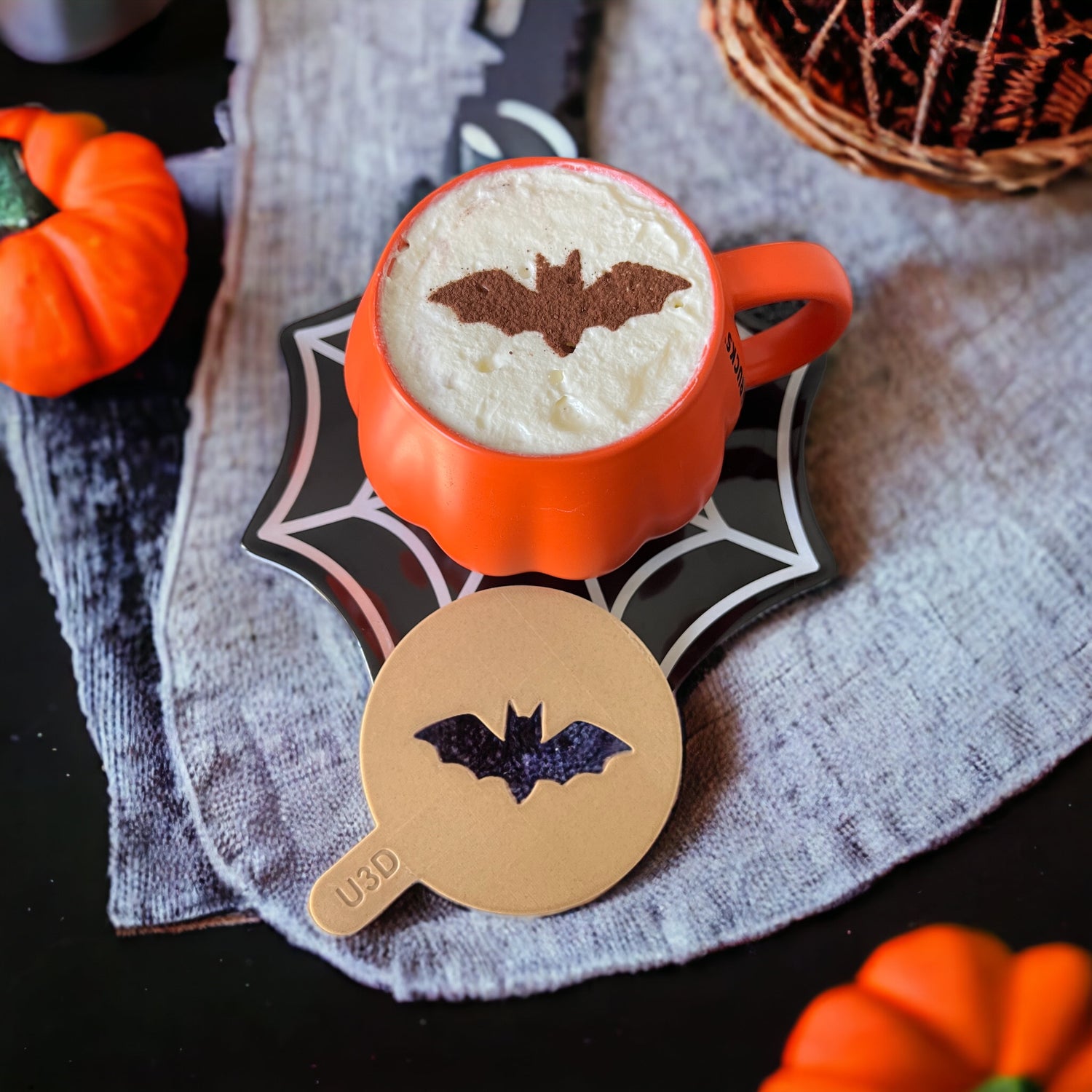 pochoir chauve-souris halloween coffee stencil