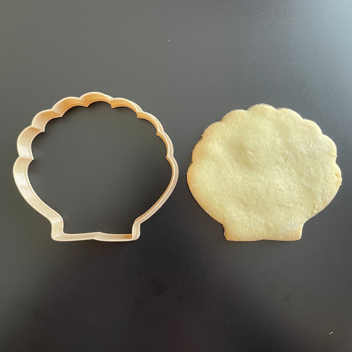 Shell cookie cutter